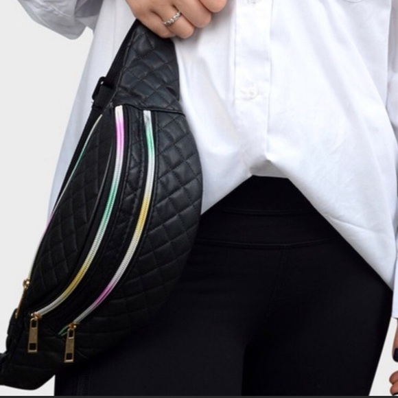 πHPπ Quilted Rainbow Fanny Packπ - Picture 2 of 5